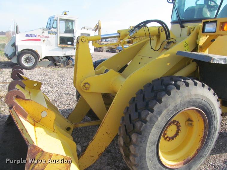 image for item K3957 1999 Komatsu WA120 wheel loader