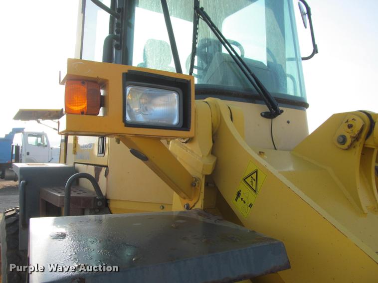 image for item K3957 1999 Komatsu WA120 wheel loader