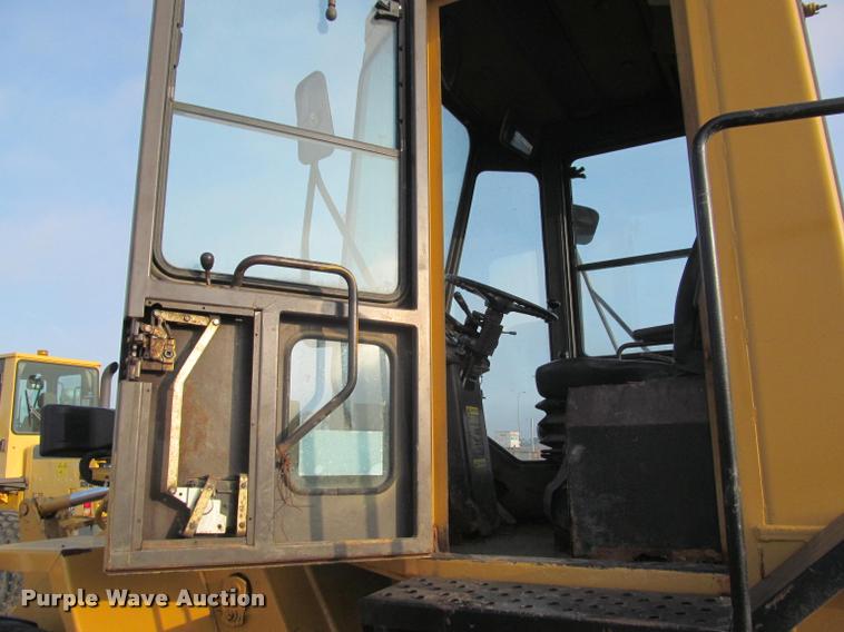 image for item K3958 1995 Komatsu WA120 wheel loader