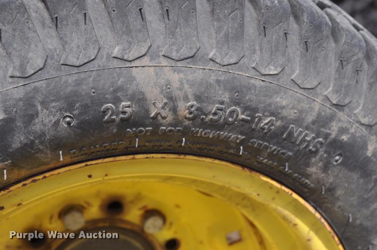 image for item K3969 1995 John Deere 955 MFWD tractor