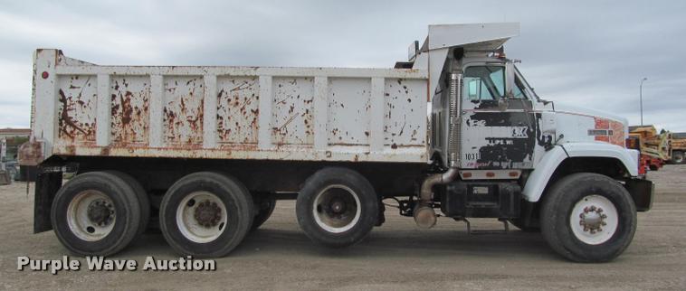image for item K3971 1988 GMC Brigadier dump truck