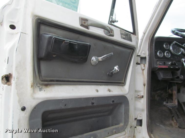 image for item K3971 1988 GMC Brigadier dump truck