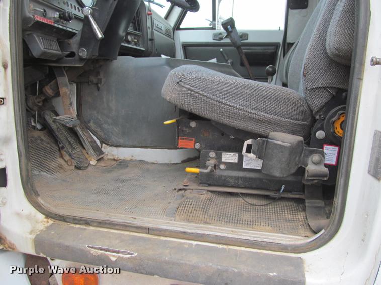 image for item K3971 1988 GMC Brigadier dump truck