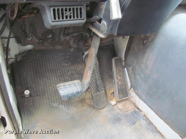 image for item K3971 1988 GMC Brigadier dump truck