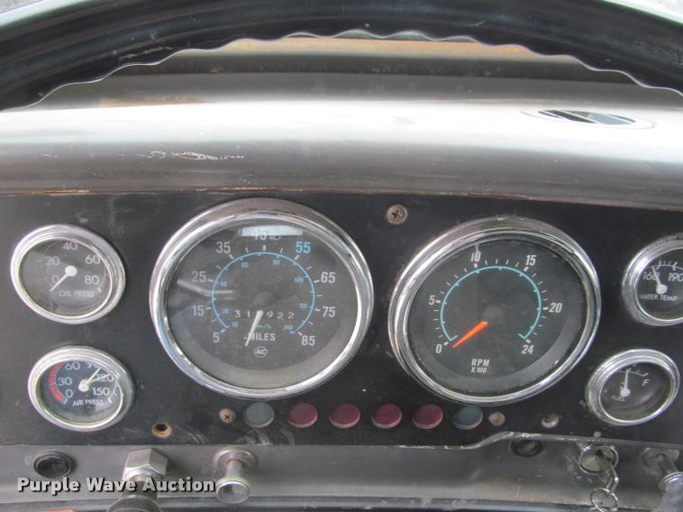 image for item K3971 1988 GMC Brigadier dump truck