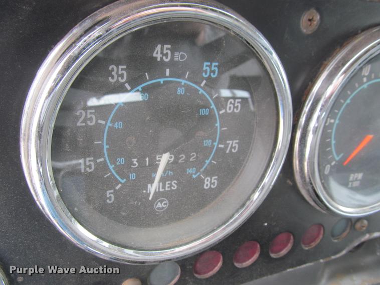 image for item K3971 1988 GMC Brigadier dump truck