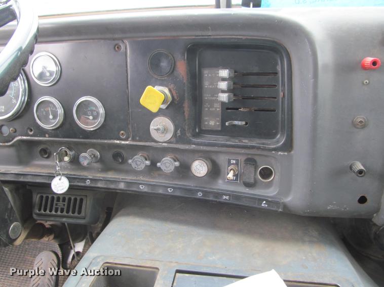 image for item K3971 1988 GMC Brigadier dump truck