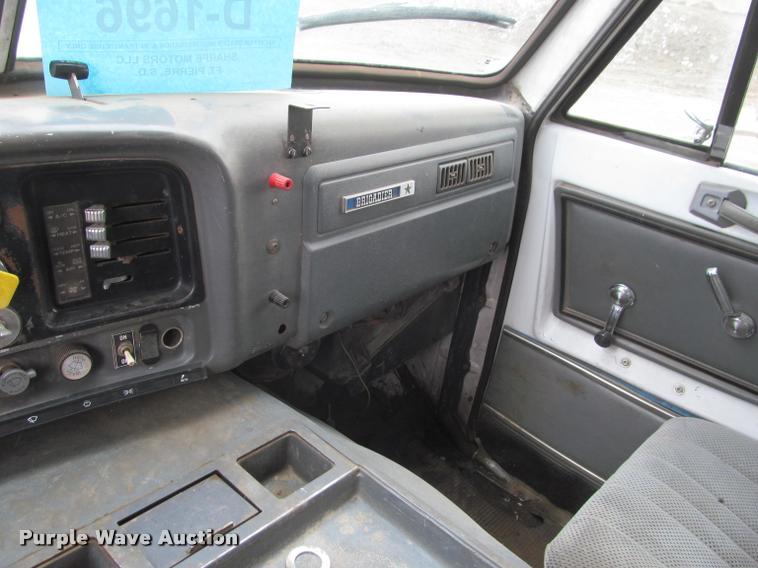 image for item K3971 1988 GMC Brigadier dump truck