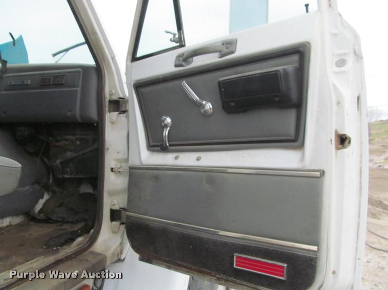 image for item K3971 1988 GMC Brigadier dump truck