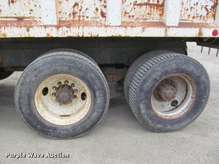 image for item K3971 1988 GMC Brigadier dump truck