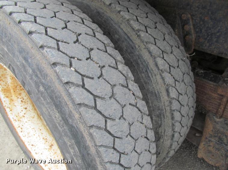 image for item K3971 1988 GMC Brigadier dump truck