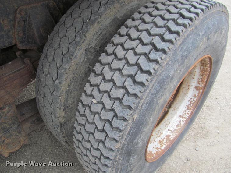 image for item K3971 1988 GMC Brigadier dump truck