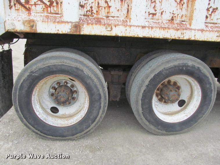 image for item K3971 1988 GMC Brigadier dump truck