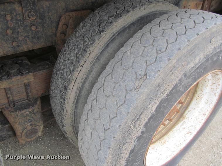 image for item K3971 1988 GMC Brigadier dump truck