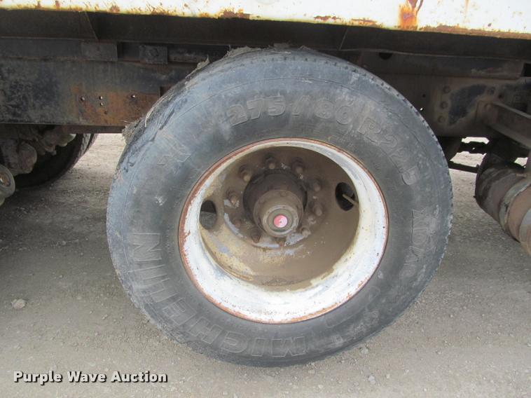 image for item K3971 1988 GMC Brigadier dump truck