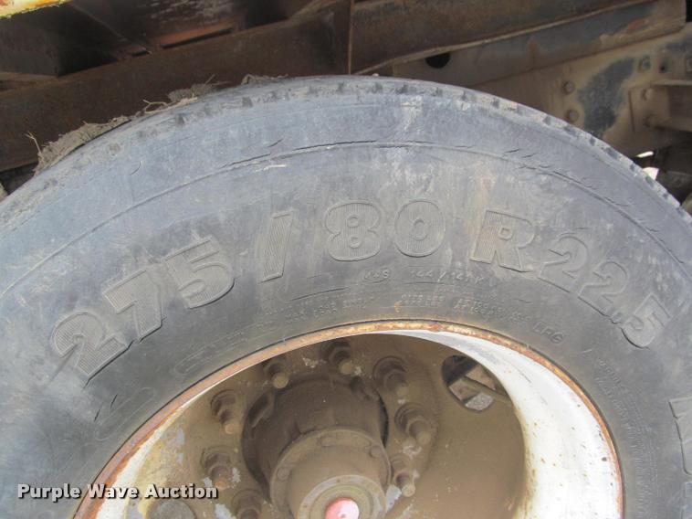 image for item K3971 1988 GMC Brigadier dump truck