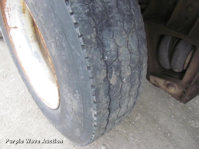 image for item K3971 1988 GMC Brigadier dump truck