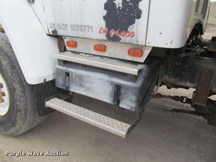 image for item K3971 1988 GMC Brigadier dump truck