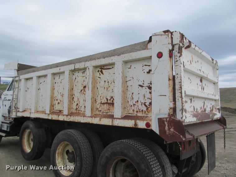 image for item K3971 1988 GMC Brigadier dump truck