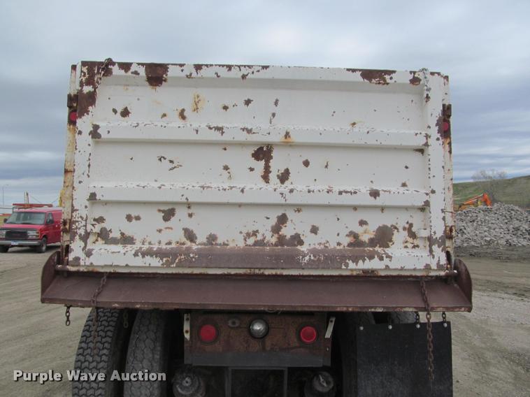 image for item K3971 1988 GMC Brigadier dump truck