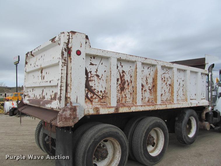 image for item K3971 1988 GMC Brigadier dump truck