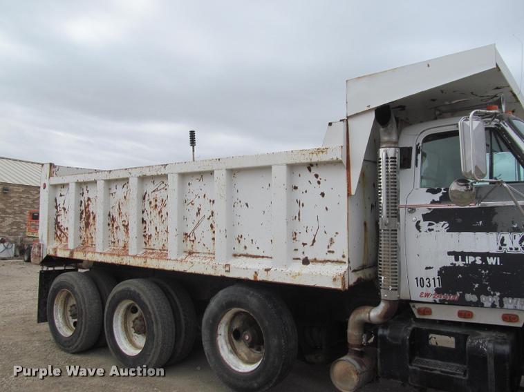 image for item K3971 1988 GMC Brigadier dump truck