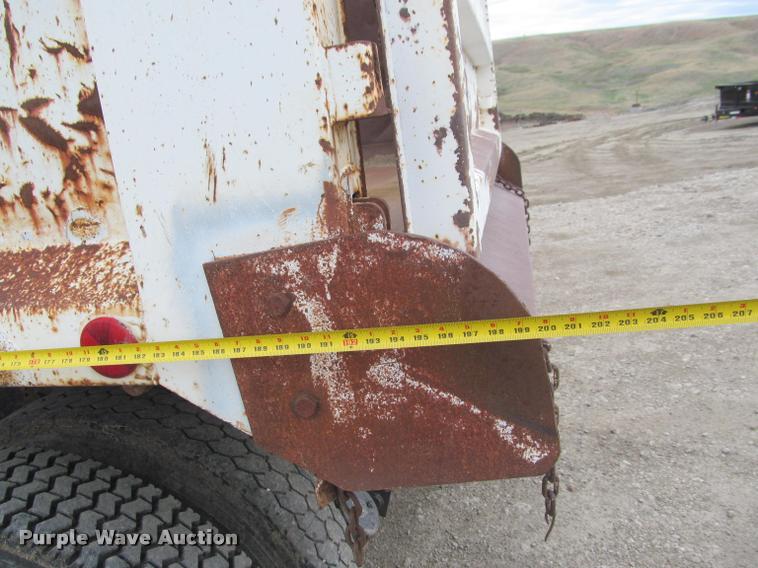 image for item K3971 1988 GMC Brigadier dump truck