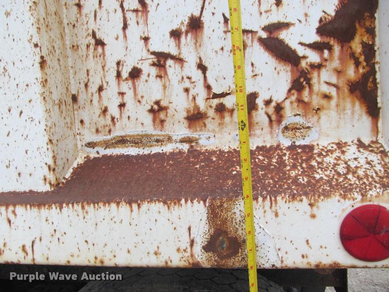 image for item K3971 1988 GMC Brigadier dump truck