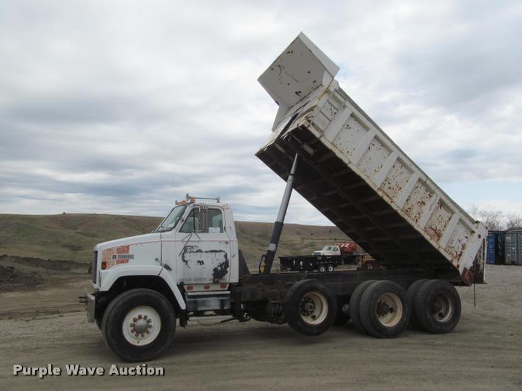 image for item K3971 1988 GMC Brigadier dump truck