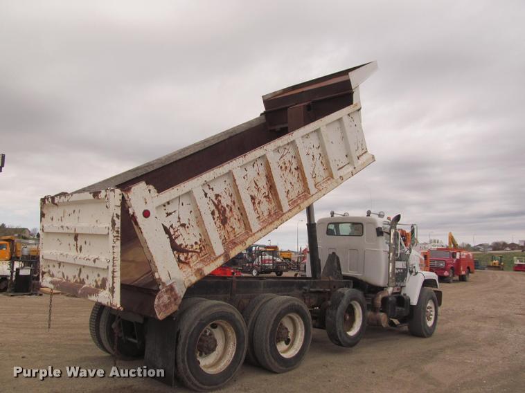 image for item K3971 1988 GMC Brigadier dump truck