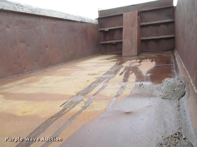 image for item K3971 1988 GMC Brigadier dump truck