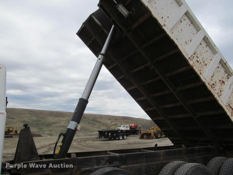 image for item K3971 1988 GMC Brigadier dump truck