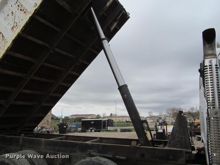 image for item K3971 1988 GMC Brigadier dump truck