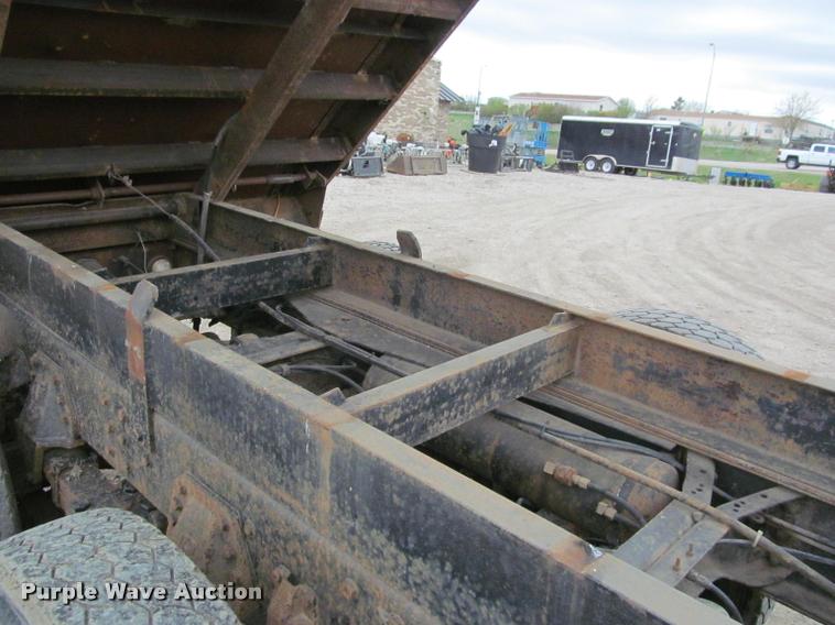 image for item K3971 1988 GMC Brigadier dump truck