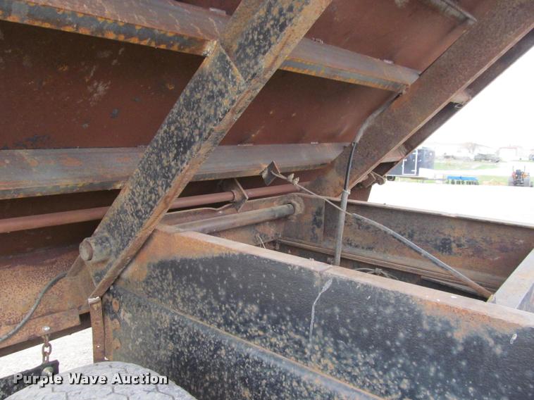 image for item K3971 1988 GMC Brigadier dump truck