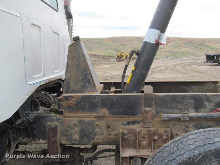 image for item K3971 1988 GMC Brigadier dump truck