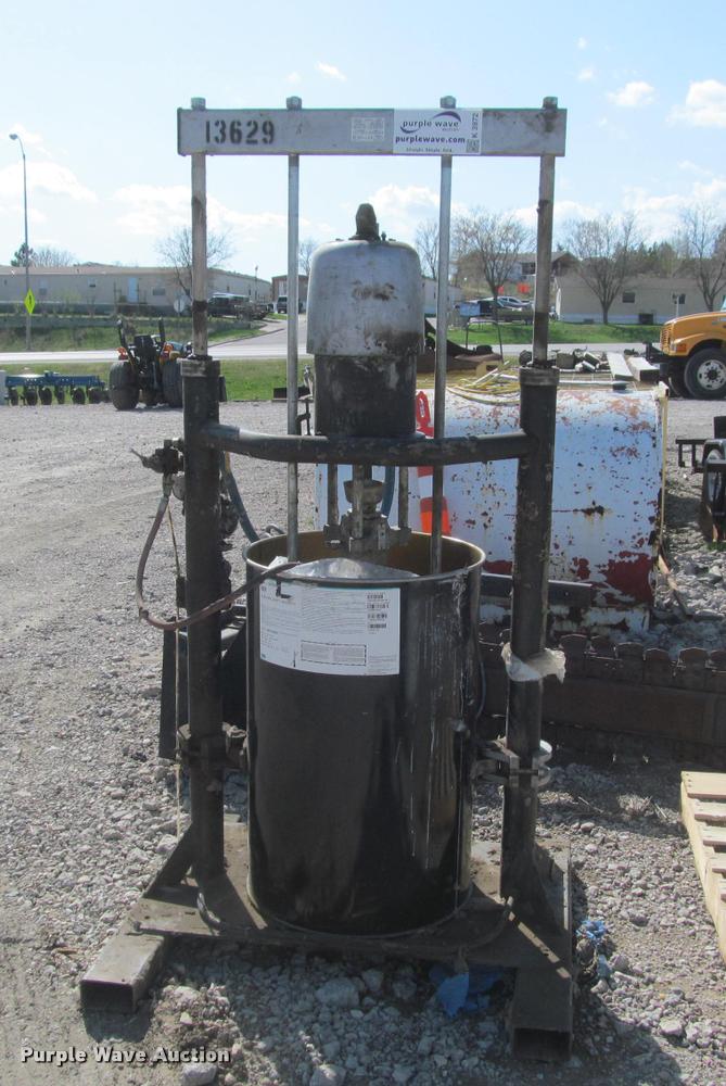 image for item K3972 Graco concrete silicon pump