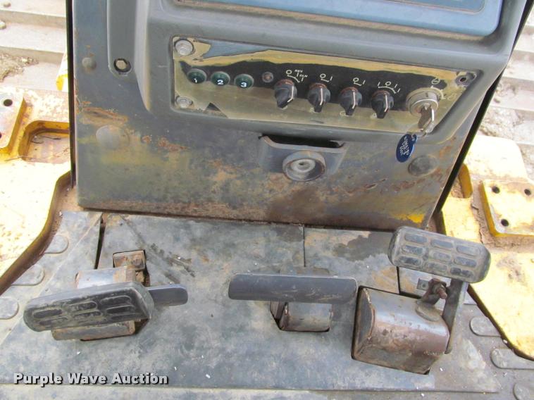 image for item K3979 2006 Komatsu D41P-6 dozer