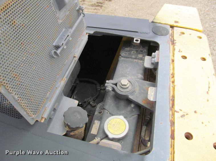 image for item K3979 2006 Komatsu D41P-6 dozer