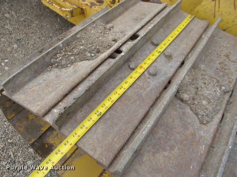 image for item K3979 2006 Komatsu D41P-6 dozer