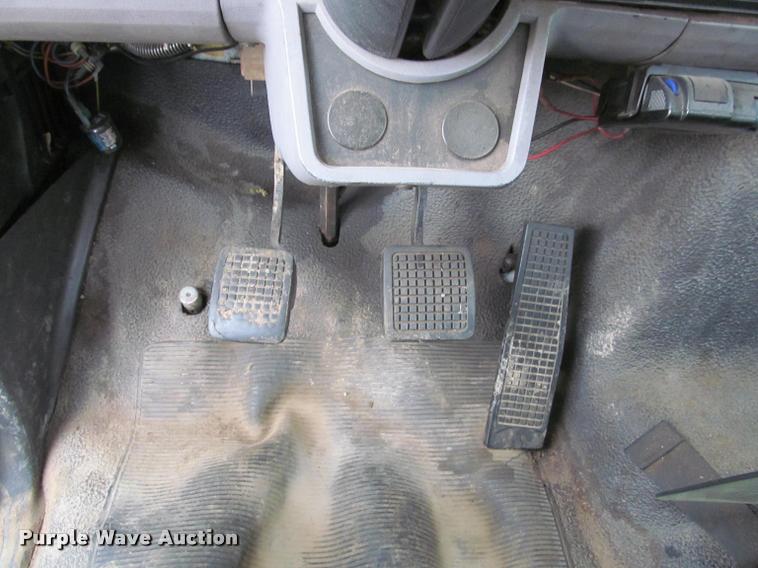 image for item K3982 1997 Ford F800 bucket truck