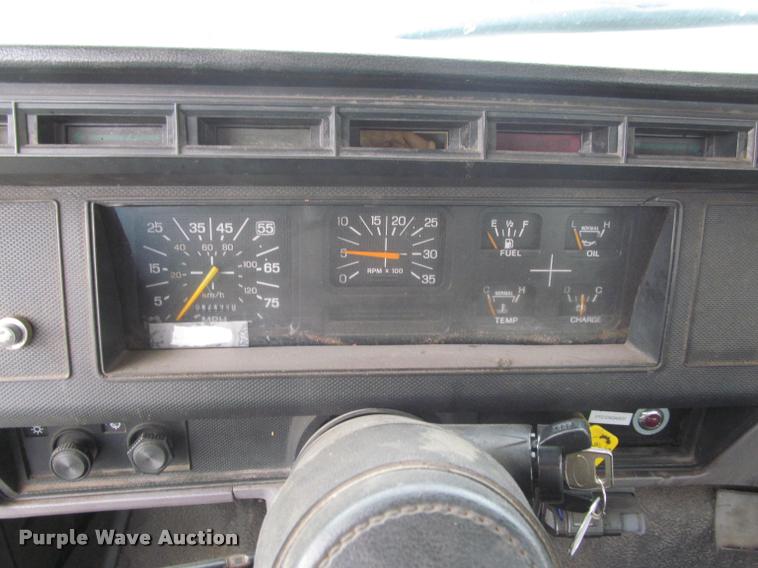 image for item K3982 1997 Ford F800 bucket truck