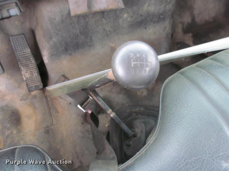 image for item K3982 1997 Ford F800 bucket truck