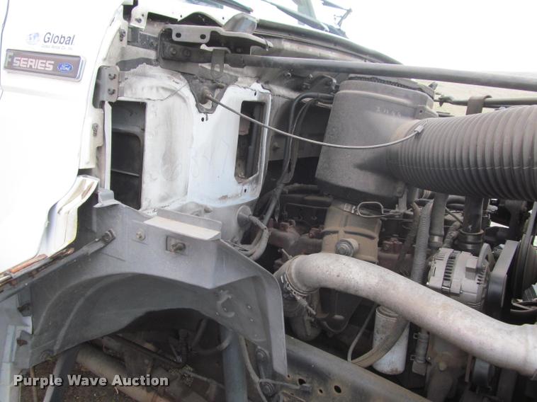 image for item K3982 1997 Ford F800 bucket truck