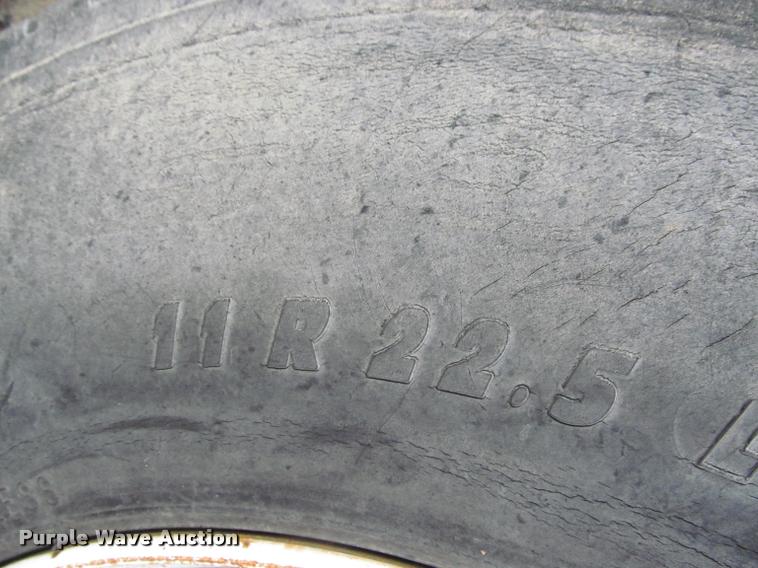 image for item K3982 1997 Ford F800 bucket truck