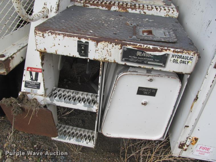 image for item K3982 1997 Ford F800 bucket truck