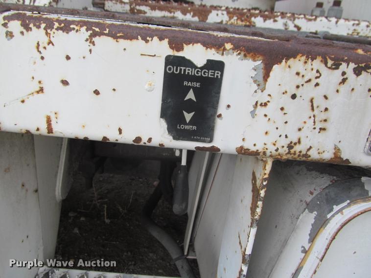 image for item K3982 1997 Ford F800 bucket truck