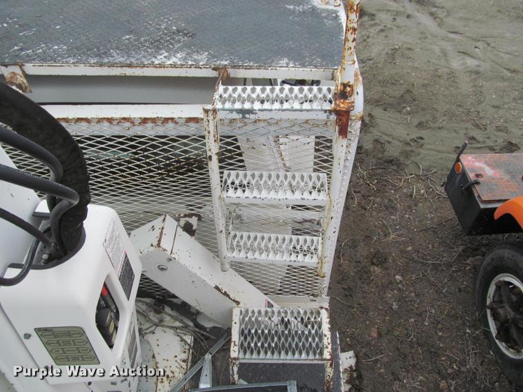 image for item K3982 1997 Ford F800 bucket truck