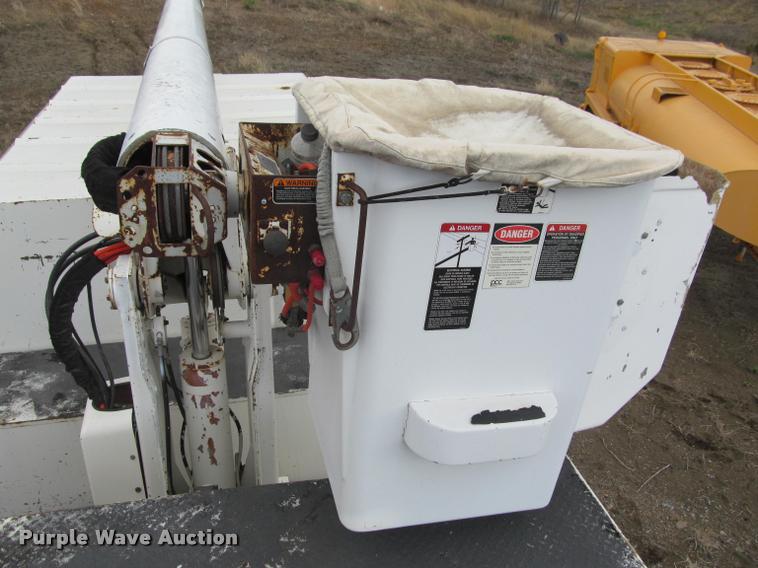 image for item K3982 1997 Ford F800 bucket truck