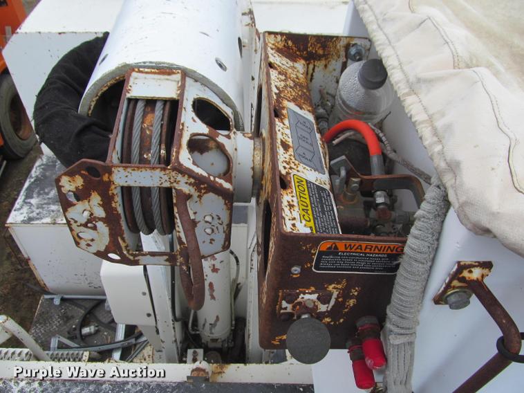 image for item K3982 1997 Ford F800 bucket truck